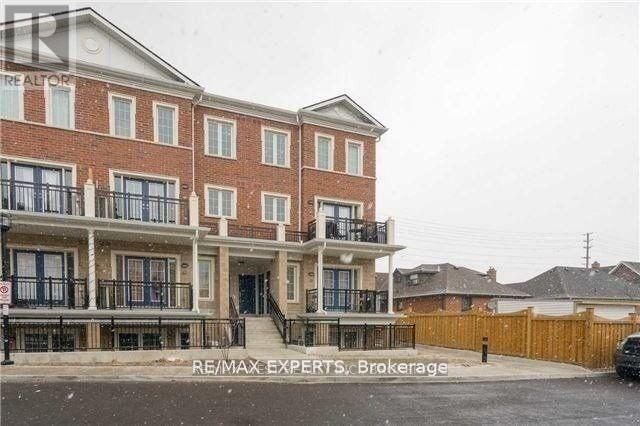 Apartment at E09 - 26 BRUCE STREET, Vaughan (East Woodbridge)