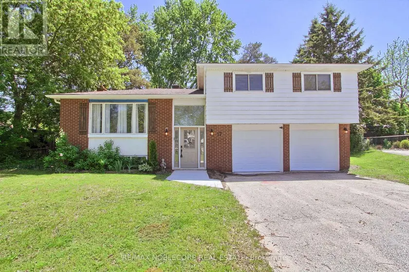Detached at 17 LARKDALE CRESCENT, Essa