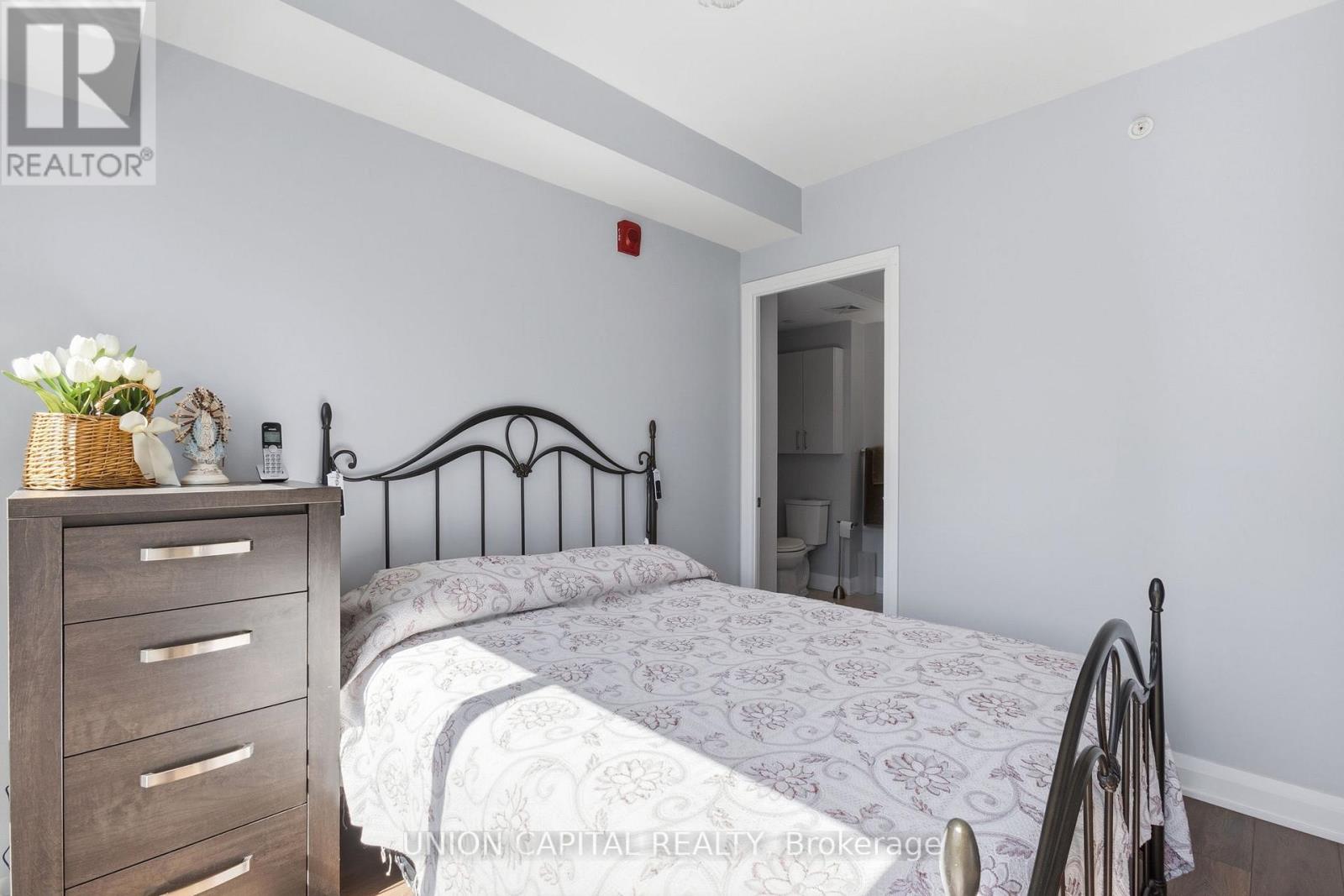 Apartment at 412 - 112 WOODBRIDGE AVENUE, Vaughan