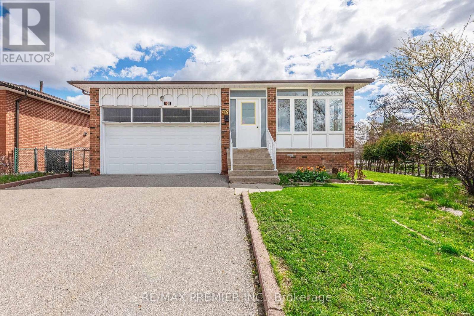 Detached at 43 JULES AVENUE, Vaughan (East Woodbridge)