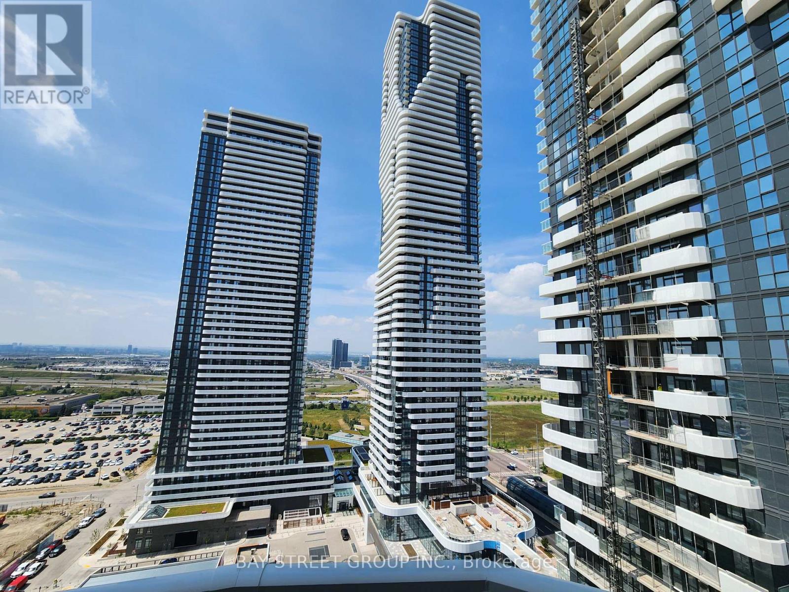 Apartment at 3903 - 195 COMMERCE STREET, Vaughan (Vaughan Corporate Centre)