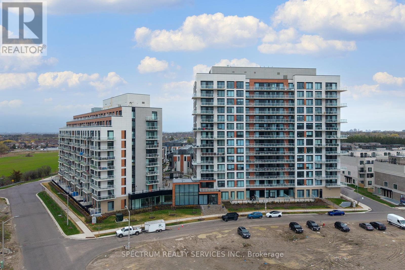 Apartment at 1129 - 2 DAVID EYER ROAD, Richmond Hill