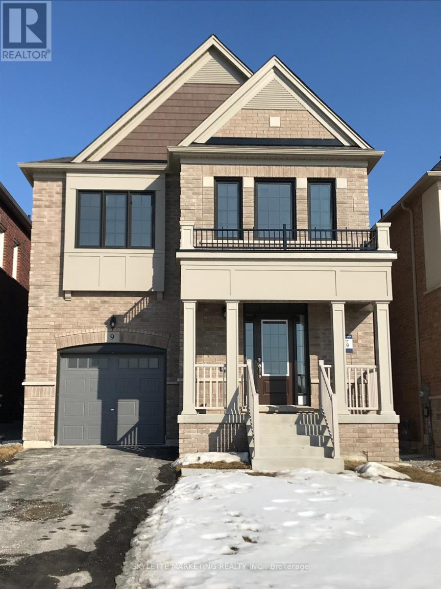Detached at 9 GRINNEL ROAD, East Gwillimbury (Sharon)