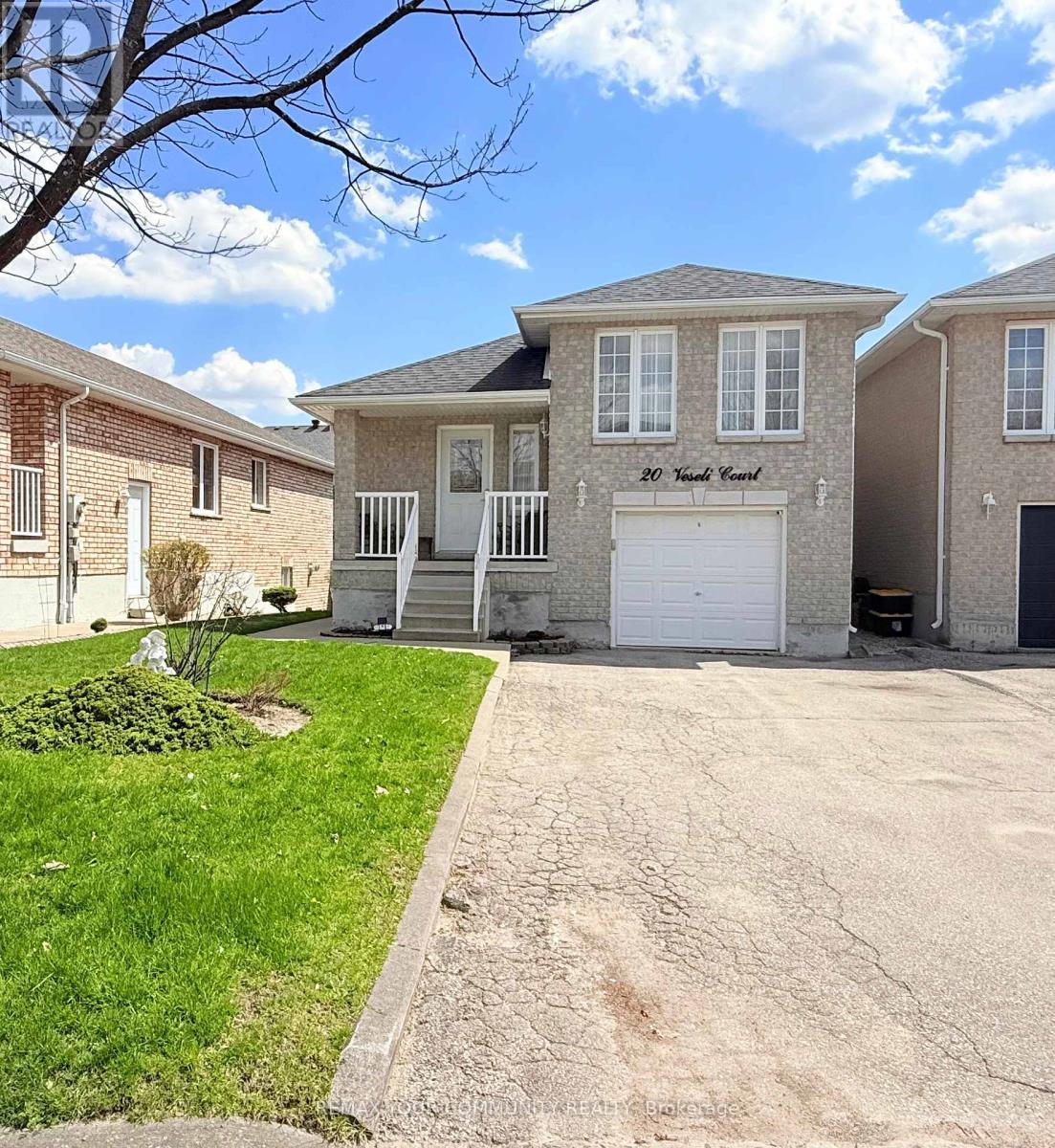Detached at MAIN LEVEL - 20 VESELI COURT N, Bradford West Gwillimbury (Bradford)