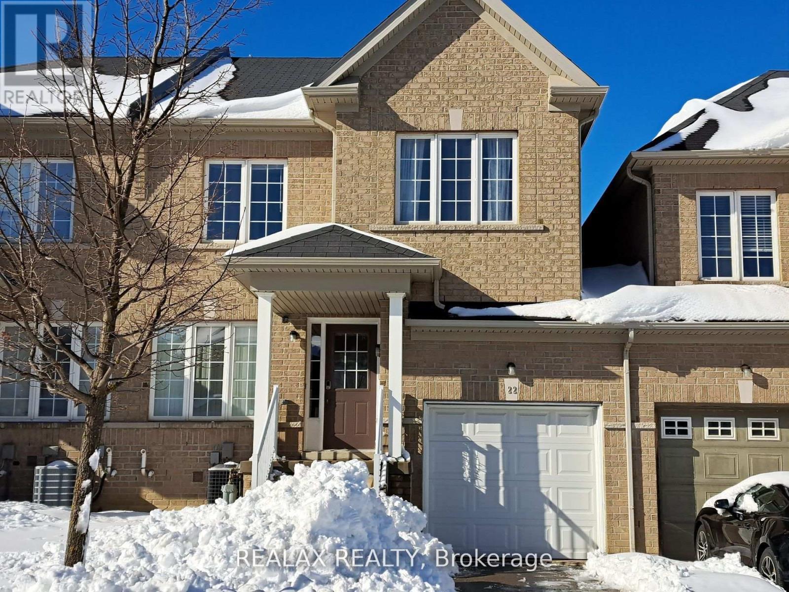 Semi-Detached/Link at 22 QUATTRO AVENUE, Richmond Hill (Jefferson)