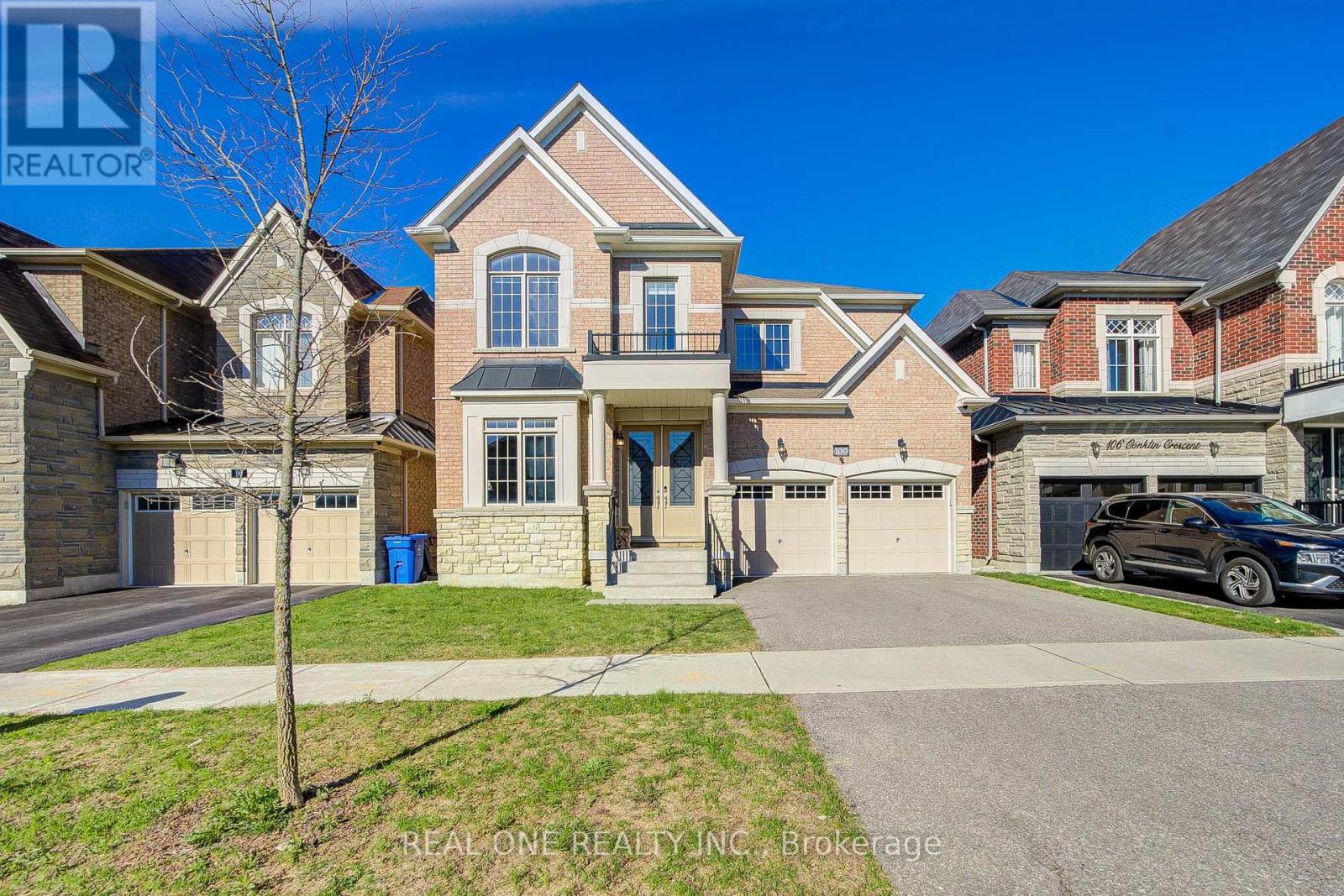 Detached at 100 CONKLIN CRESCENT, Aurora