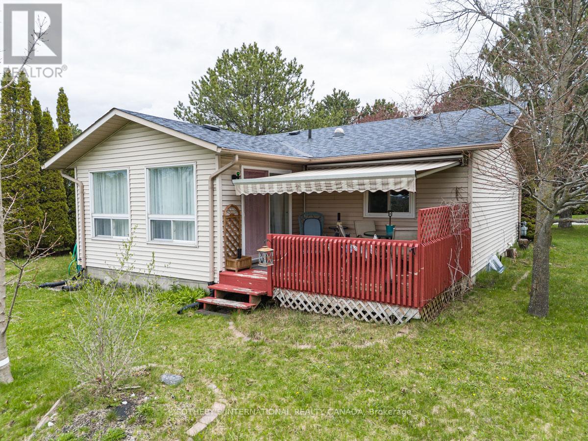Detached at 101 TECUMSETH PINES DRIVE, New Tecumseth