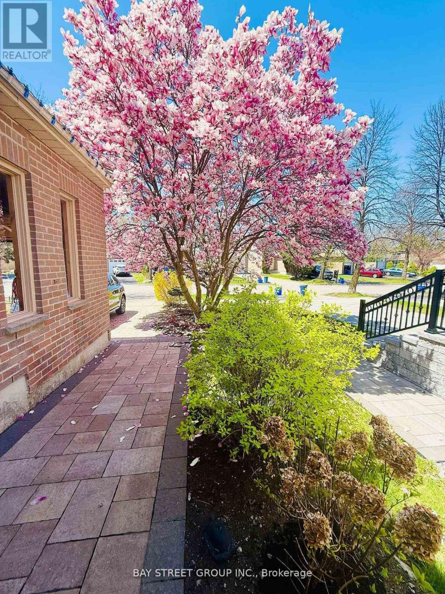 Detached at 43 BLUESKY CRESCENT, Richmond Hill