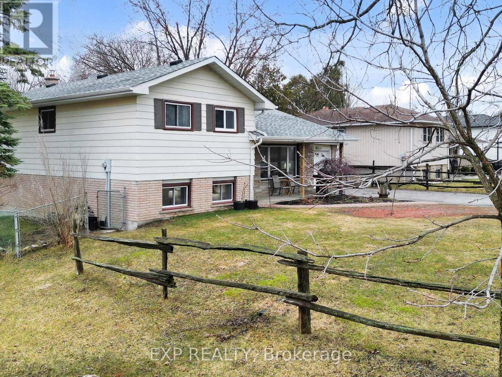 Detached at 10384 RAVENSHOE ROAD, Georgina