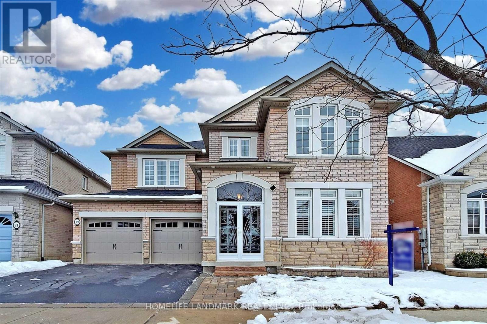 Detached at 19 BRASS DRIVE, Richmond Hill (Jefferson)
