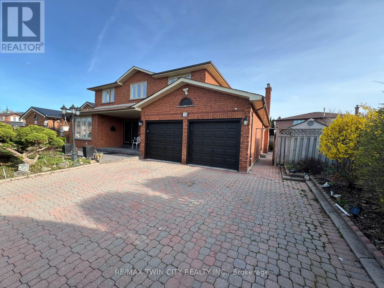 Detached at 15 IVORY COURT, Vaughan (West Woodbridge)