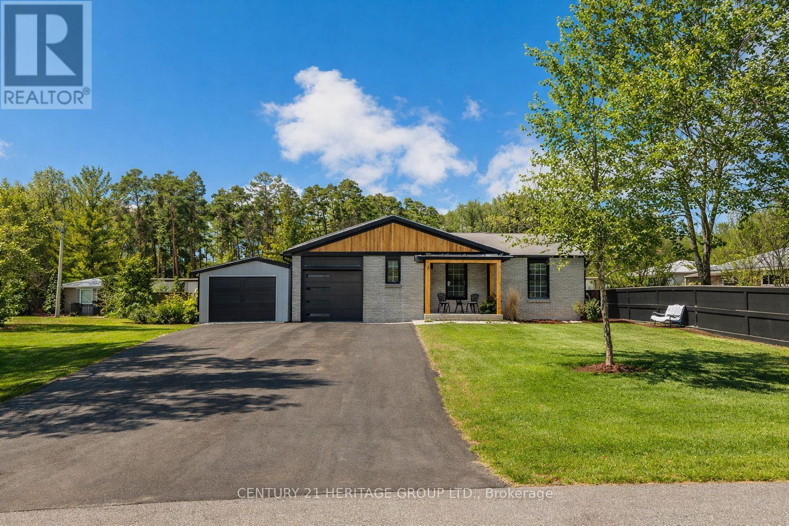 Detached at 7 CRAWFORD CIRCLE, New Tecumseth (Beeton)