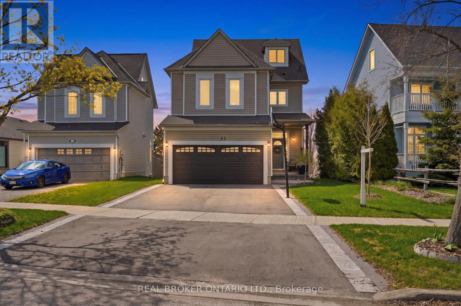 Detached at 92 MAINPRIZE CRESCENT, East Gwillimbury (Mt Albert)