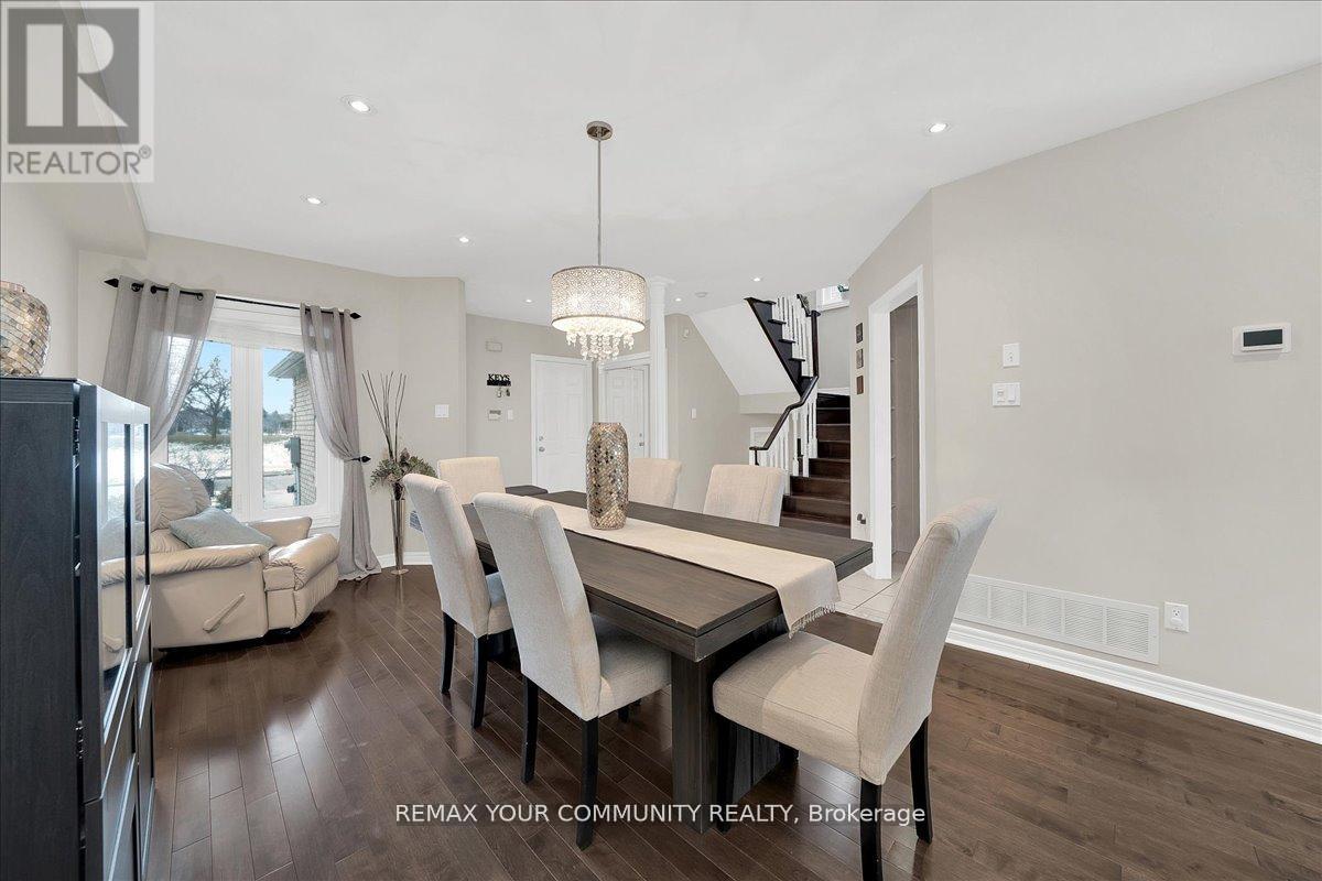 Detached at 130 PRINCETON GATE, Vaughan