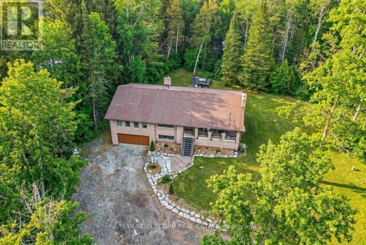 Detached at 1945 10TH SIDE ROAD, New Tecumseth