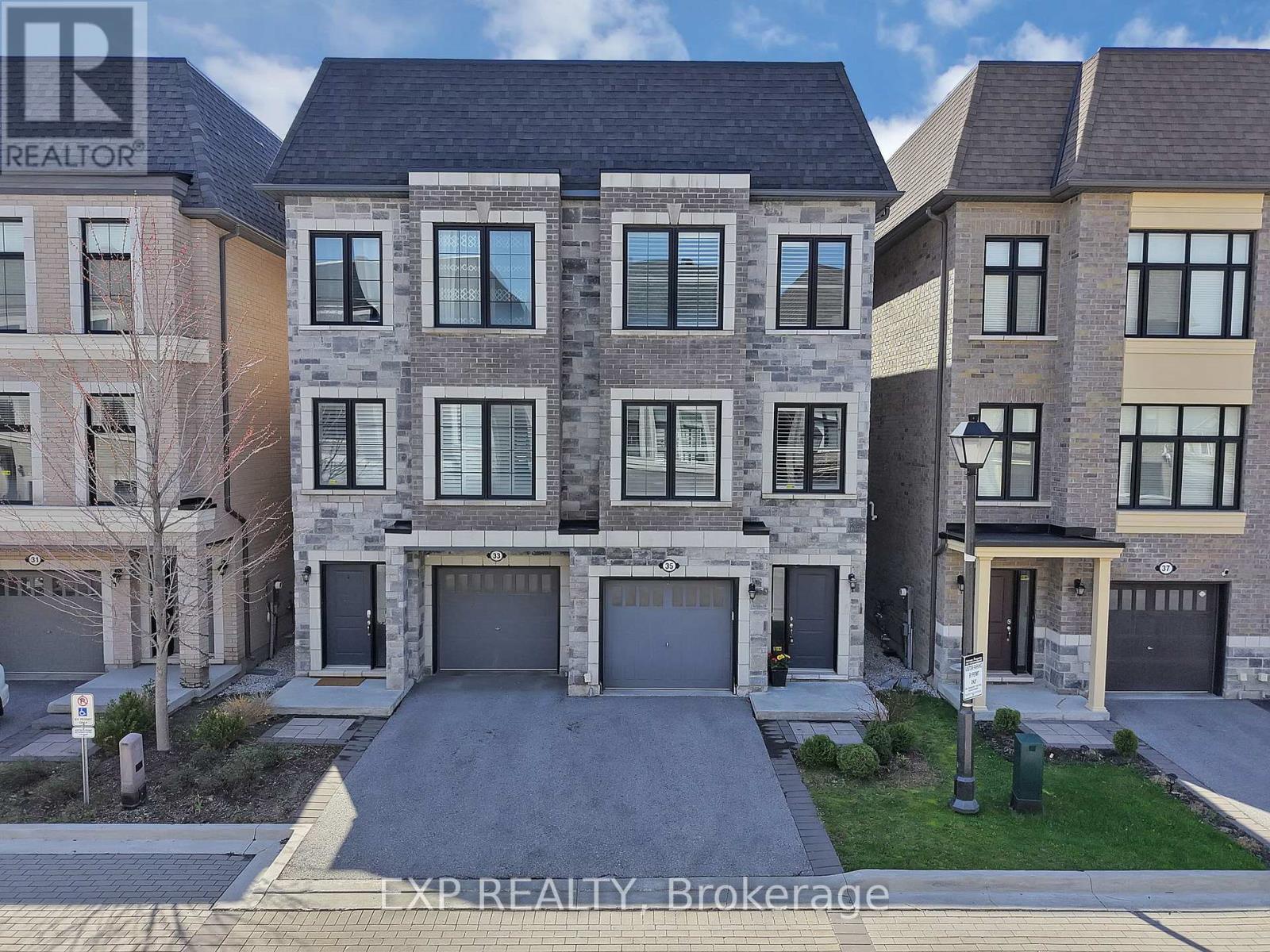 Semi-Detached/Link at 35 MCGURRAN LANE, Richmond Hill (Doncrest)