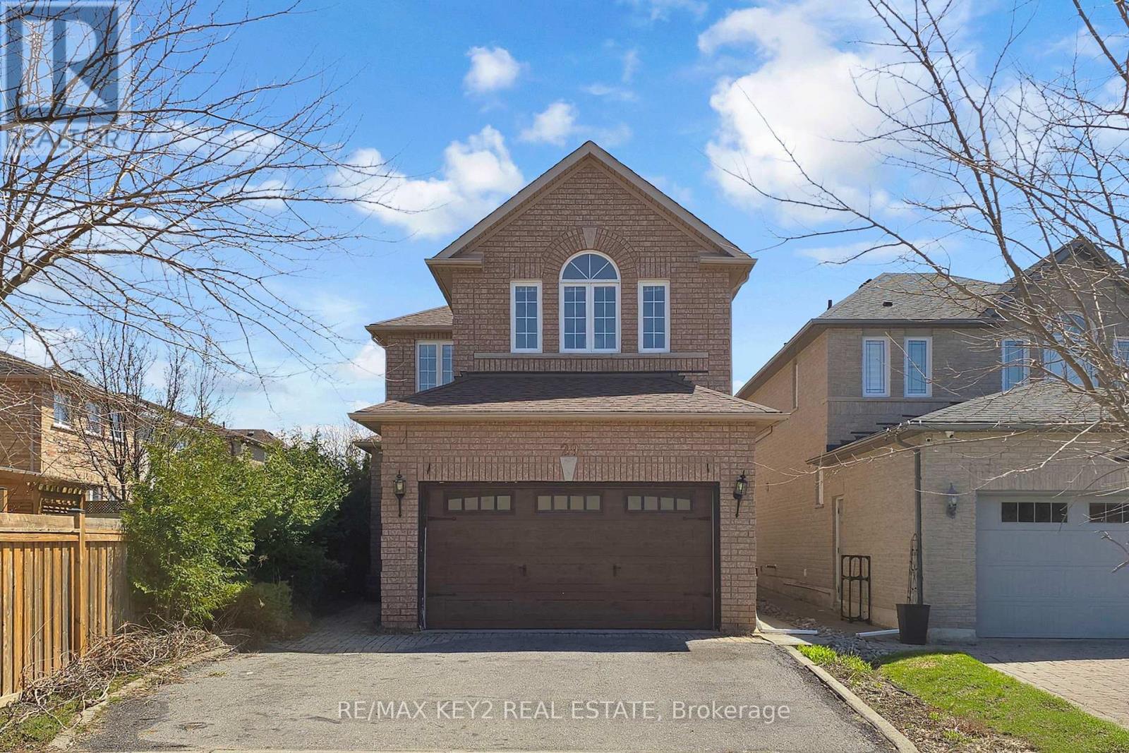 Detached at 29 WOODHAVEN CRESCENT, Richmond Hill (Oak Ridges)