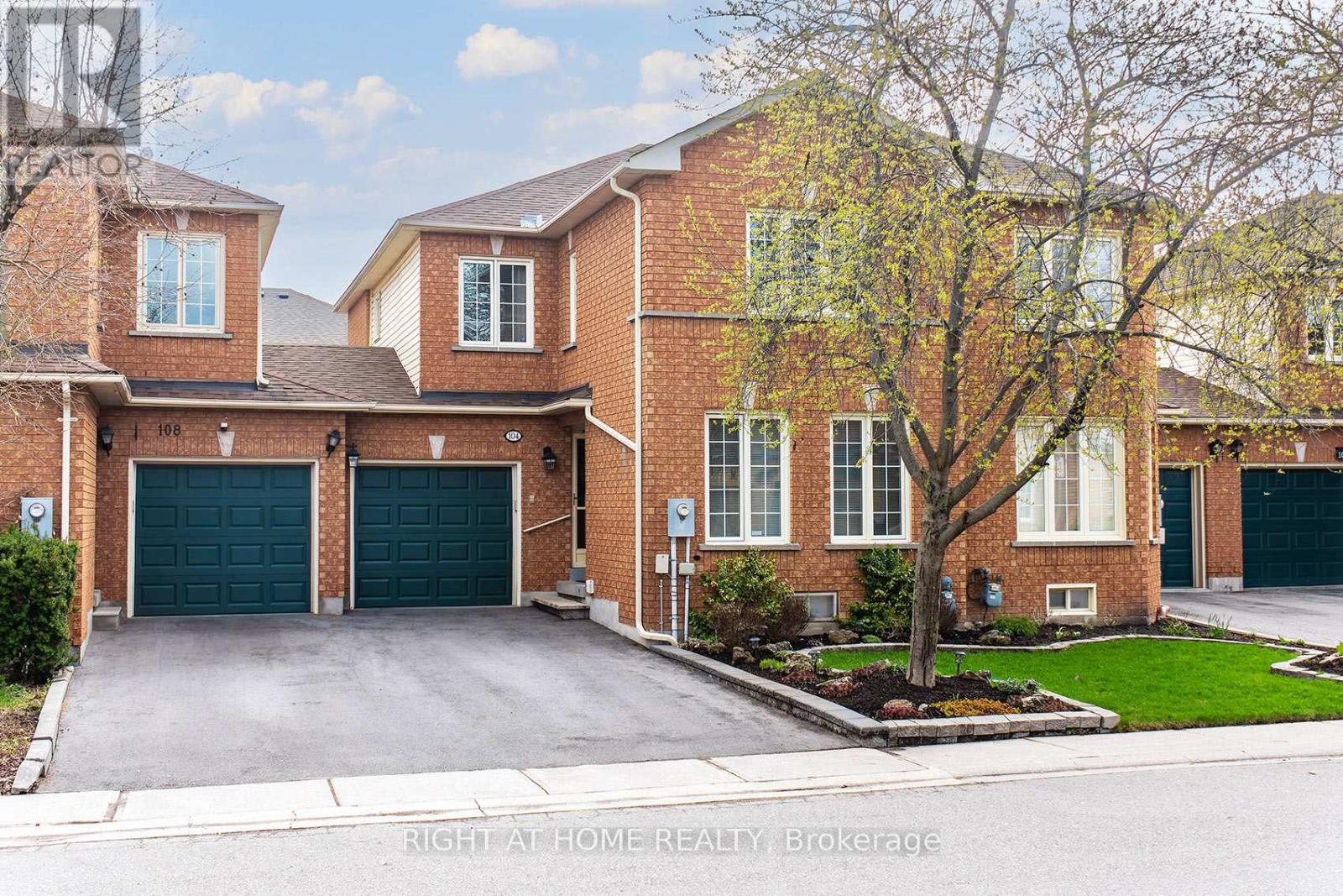 Townhouse at 104 PINEDALE GATE, Vaughan (East Woodbridge)
