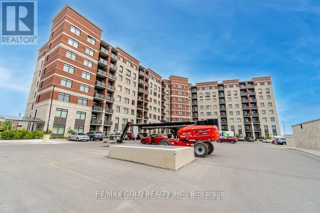 Other at 39 NEW DELHI DRIVE, Markham (Cedarwood)