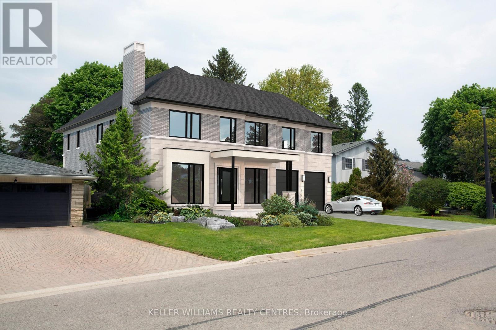 Detached at 10 HAWTHORNE LANE, Aurora (Aurora Village)