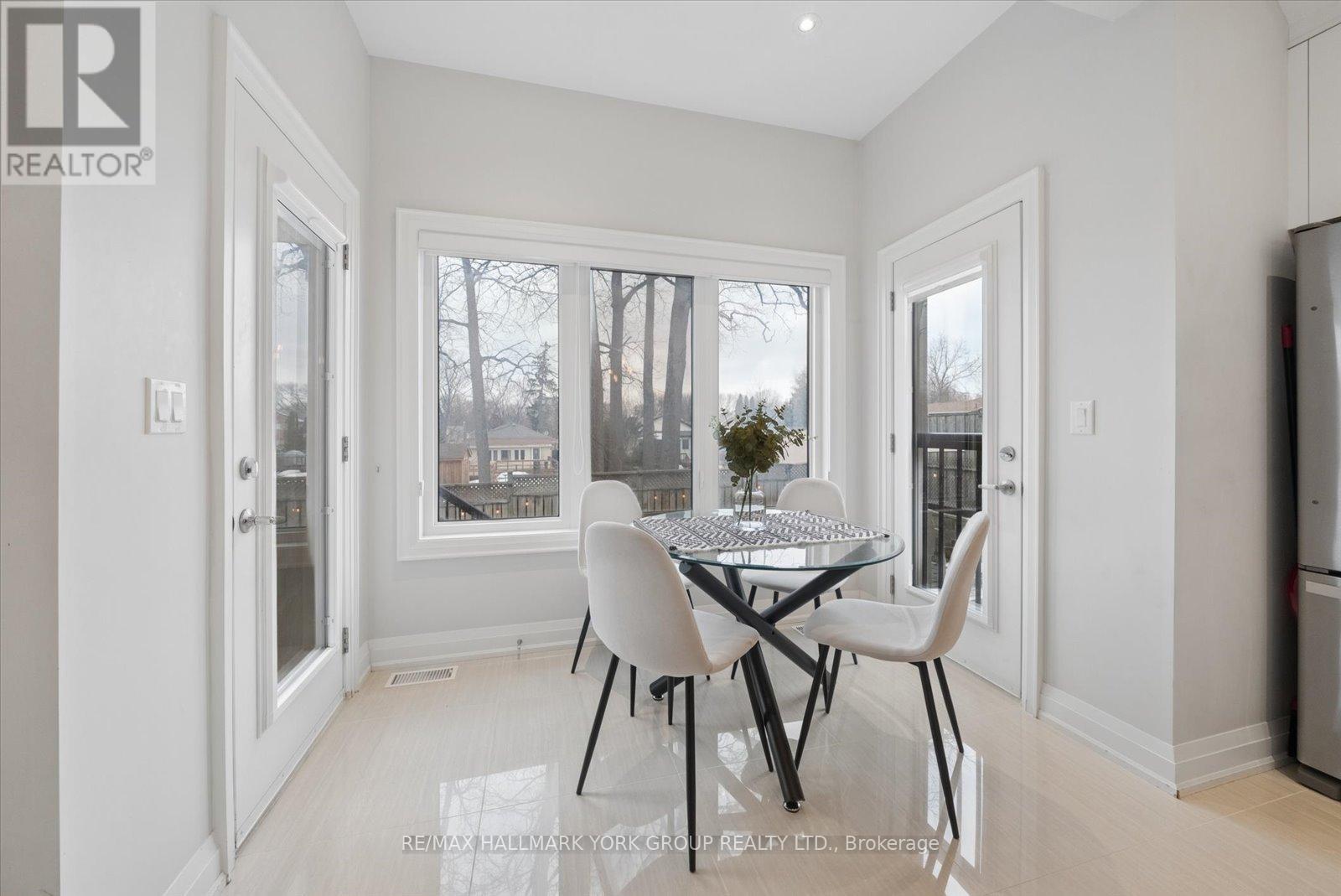 Detached at 220 PINE BEACH DRIVE, Georgina