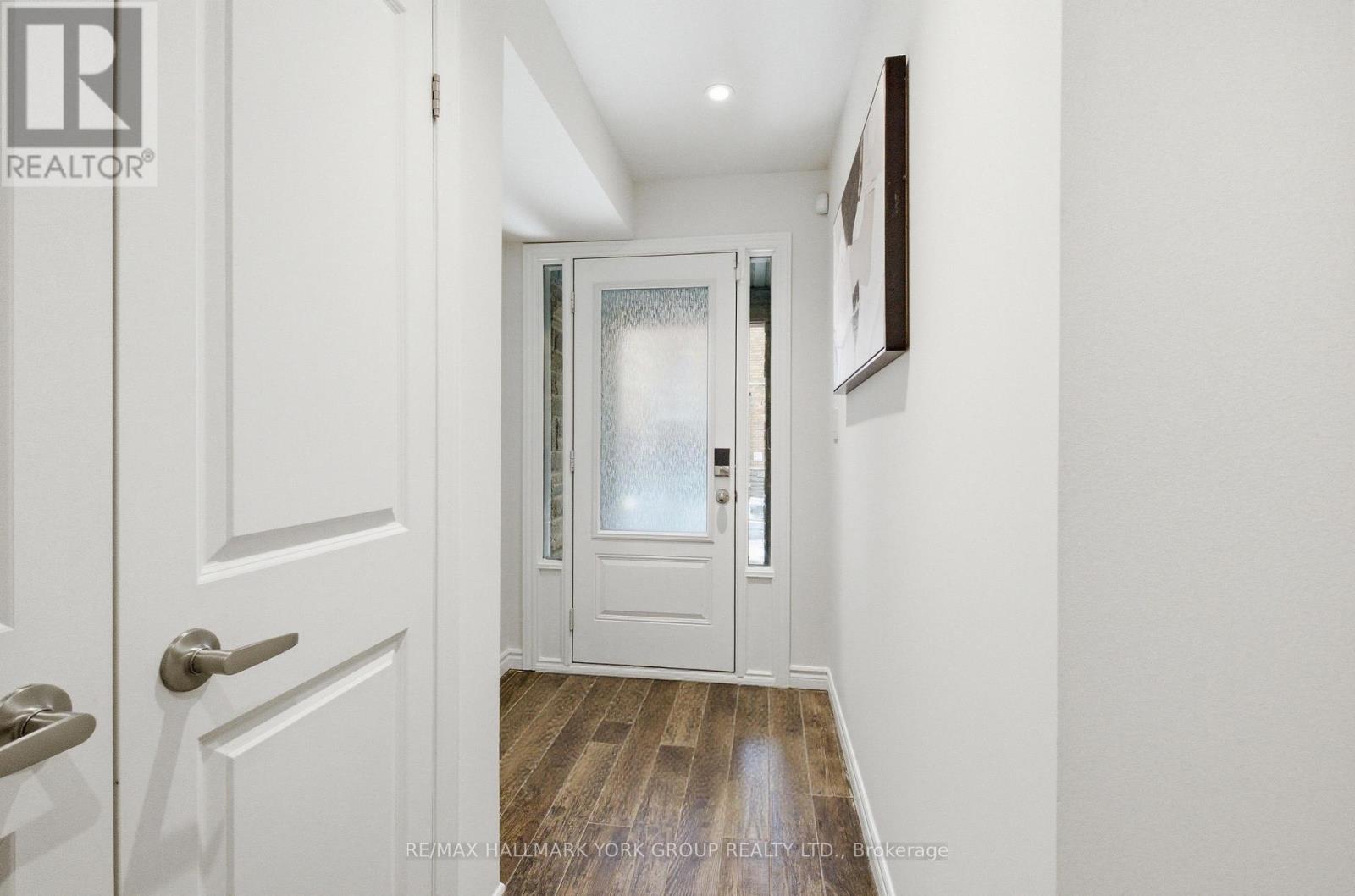 Townhouse at 104 GORDON CIRCLE, Newmarket