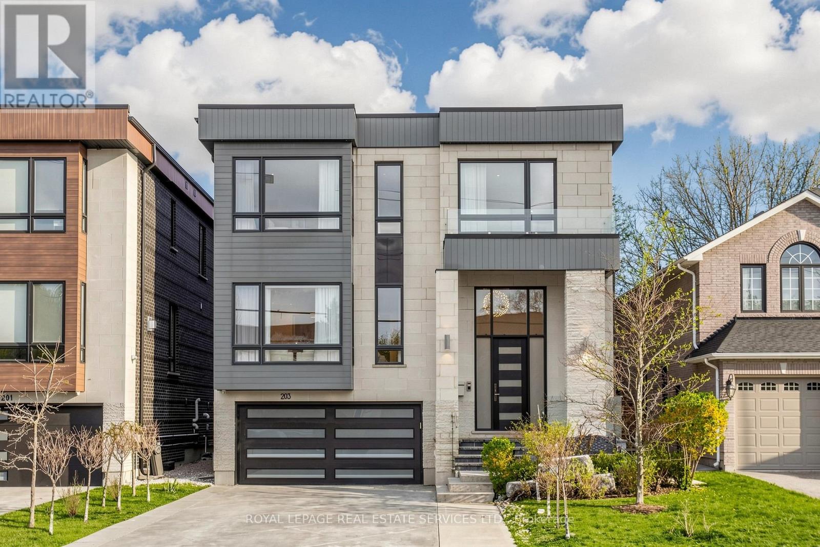 Detached at 203 CRESTWOOD ROAD, Vaughan (Crestwood-Springfarm-Yorkhill)