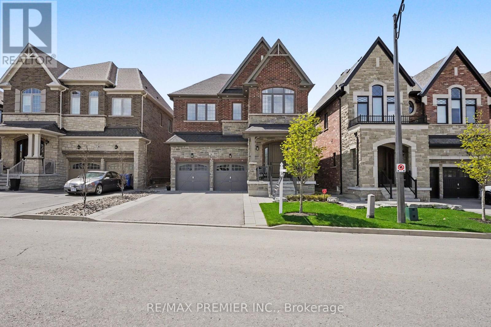 Detached at 14 KING BOULEVARD, King (King City)