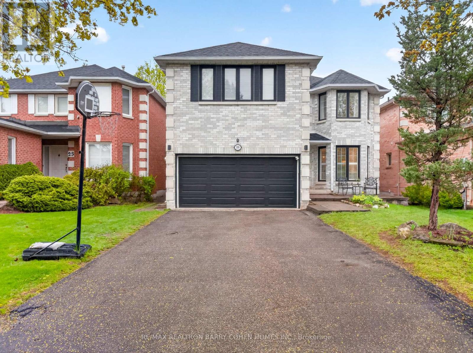 Detached at 19 ARVIDA DRIVE, Vaughan (Brownridge)