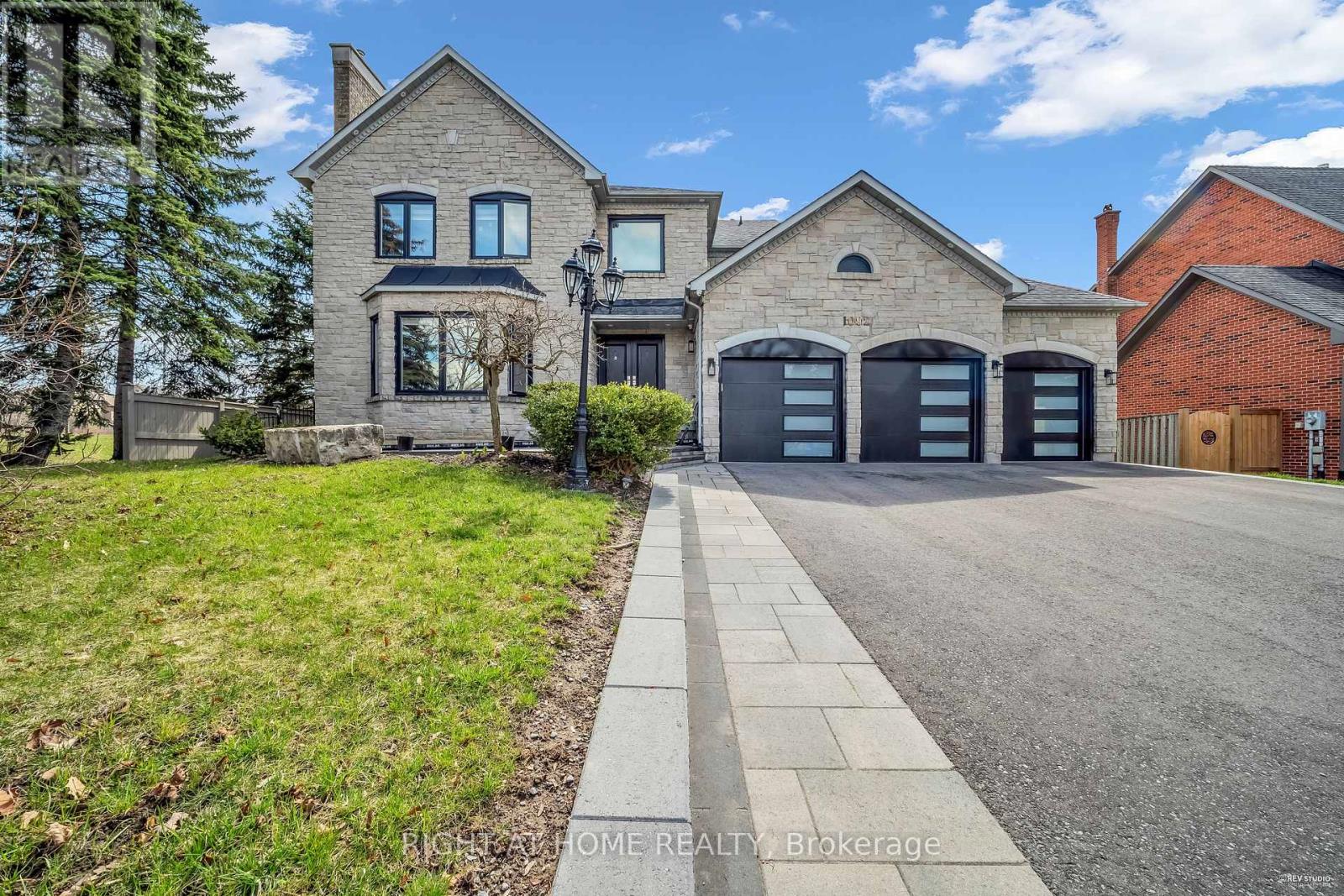 Detached at 1092 STONEHAVEN AVENUE, Newmarket (Stonehaven-Wyndham)