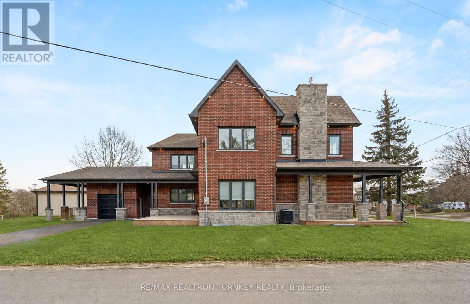 Detached at 271 MAIN STREET N, Uxbridge