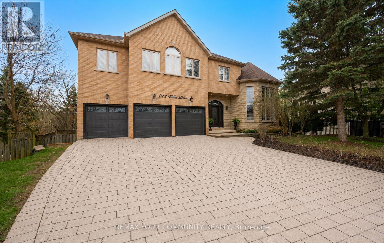 Detached at 213 WILLIS DRIVE, Aurora (Aurora Highlands)