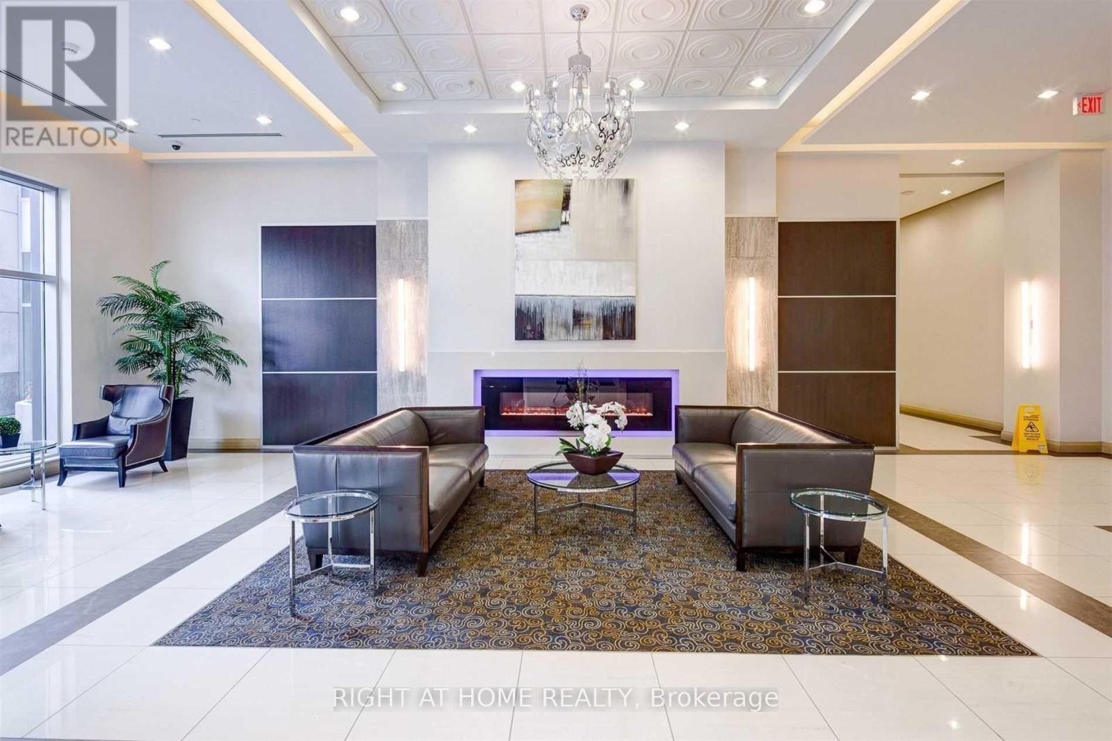 Apartment at 631 - 7165 YONGE STREET E, Markham (Thornhill)