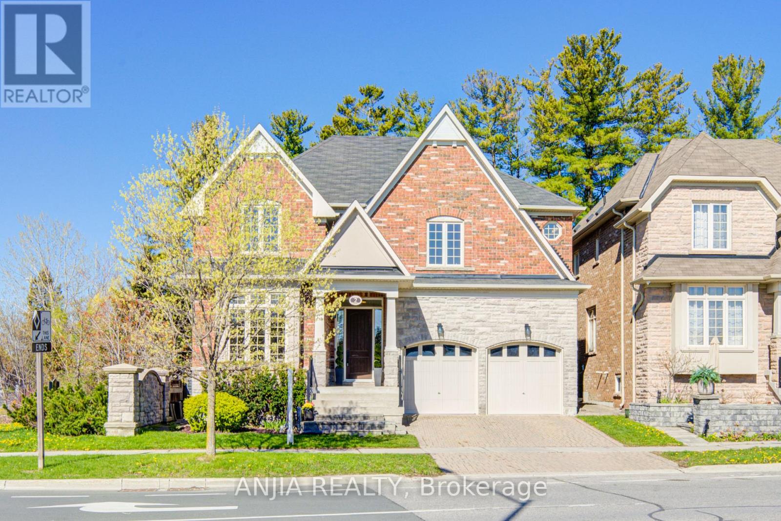 Detached at 2 YORKTON BOULEVARD, Markham (Angus Glen)