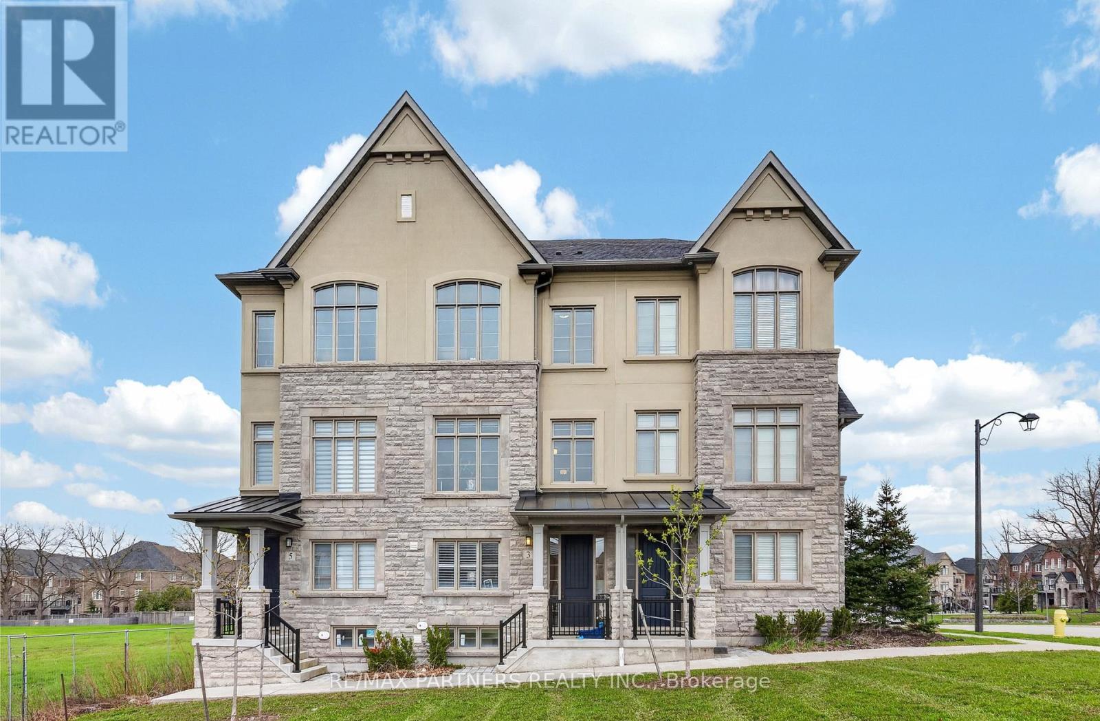 Townhouse at 3 FERNHILL LANE, Markham (Angus Glen)