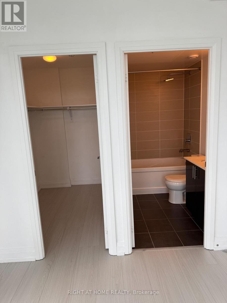 Apartment at PH1-106 - 7167 YONGE STREET, Markham