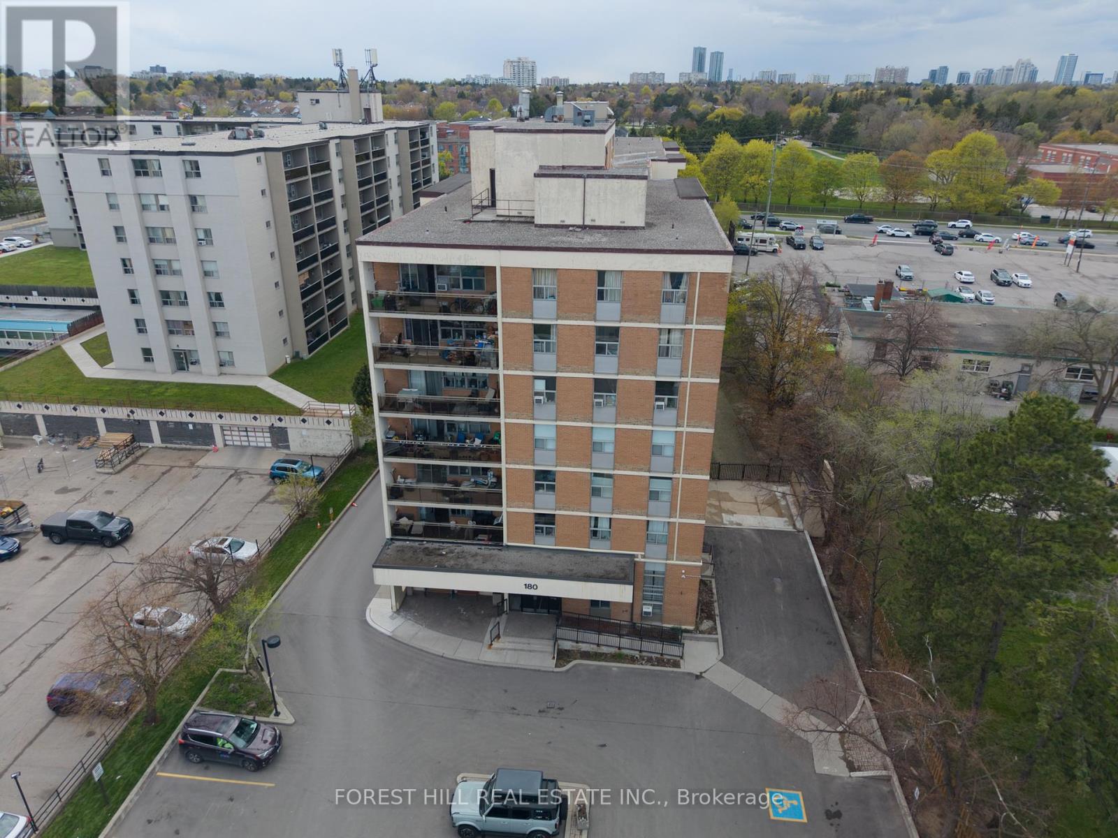 Apartment at 302 - 180 DUDLEY AVENUE, Markham (Thornhill)