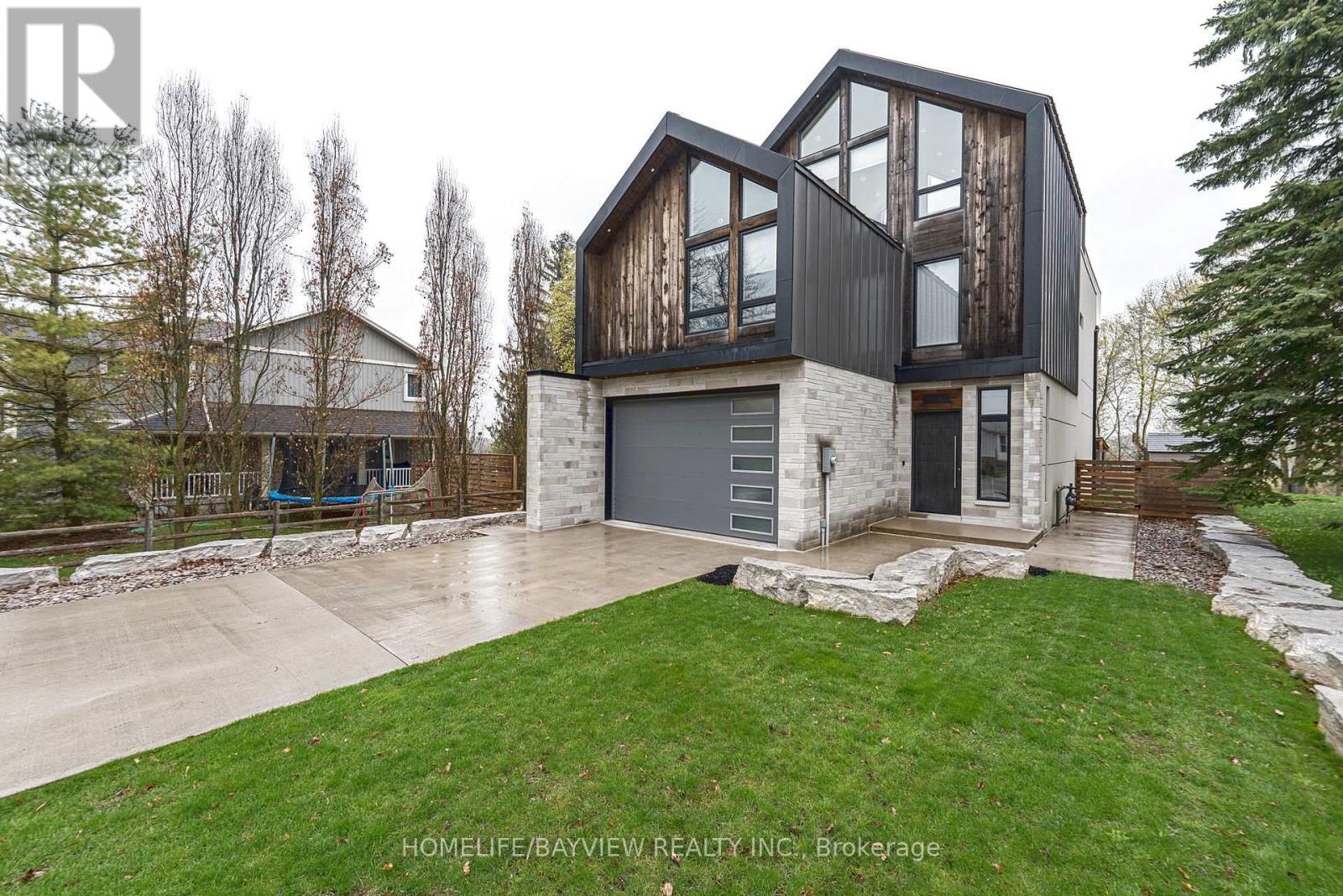Detached at 16 WINDSOR DRIVE, Whitchurch-Stouffville