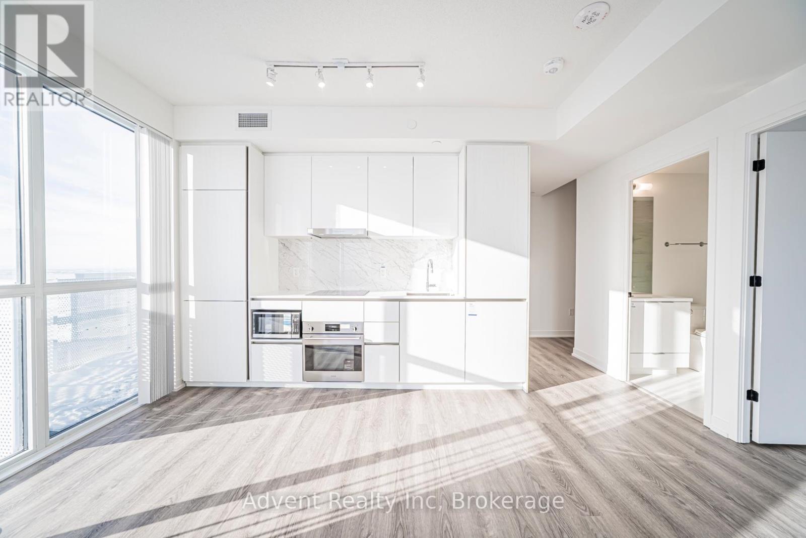Apartment at 5512 - 8 INTERCHANGE WAY, Vaughan (Vaughan Corporate Centre)