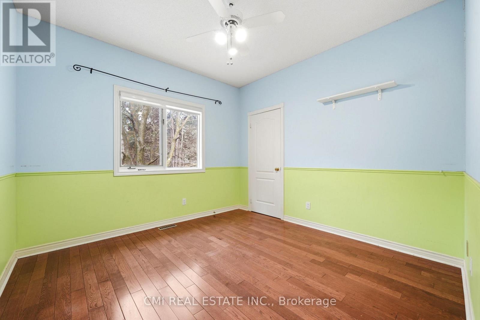 Detached at 15 TREEGROVE CIRCLE, Aurora