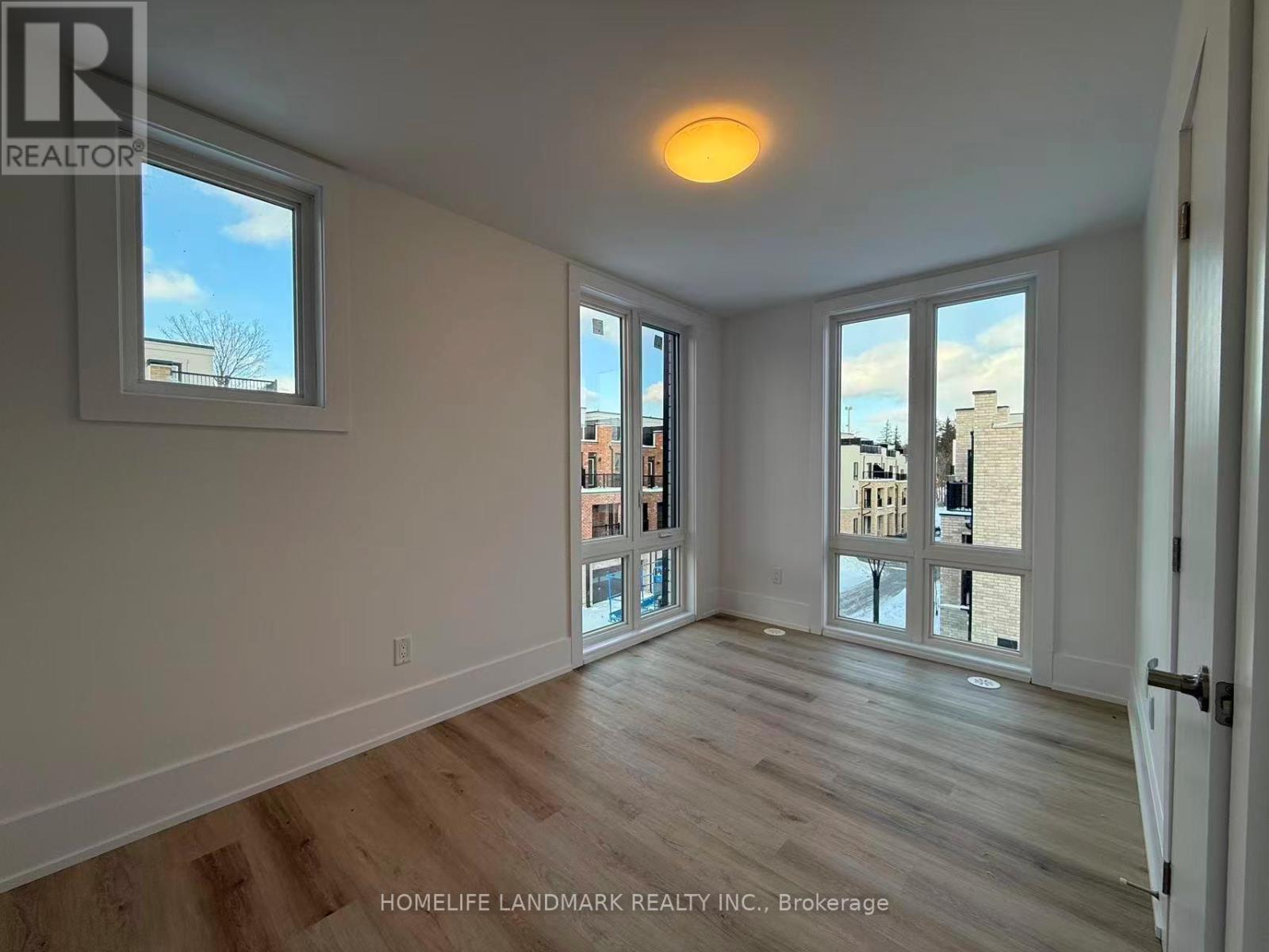 Townhouse at 11 KERNS LANE, Richmond Hill