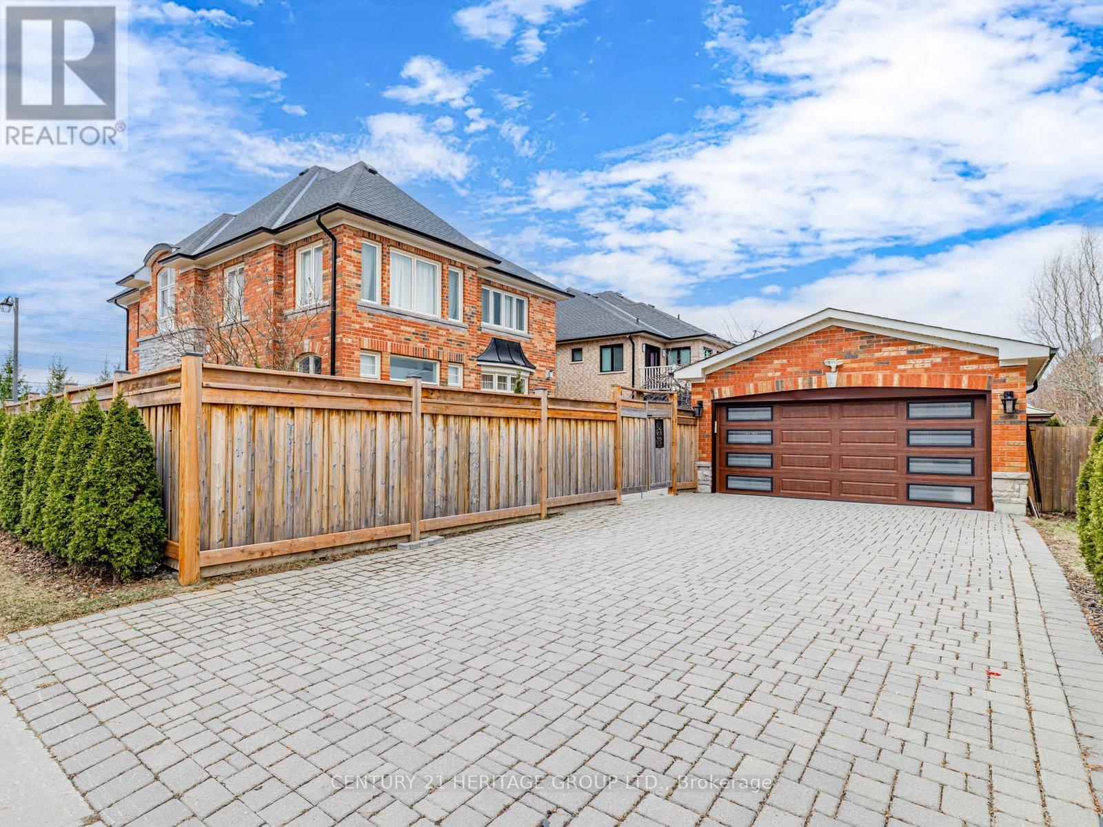 Detached at 69 MORLAND CRESCENT, Aurora