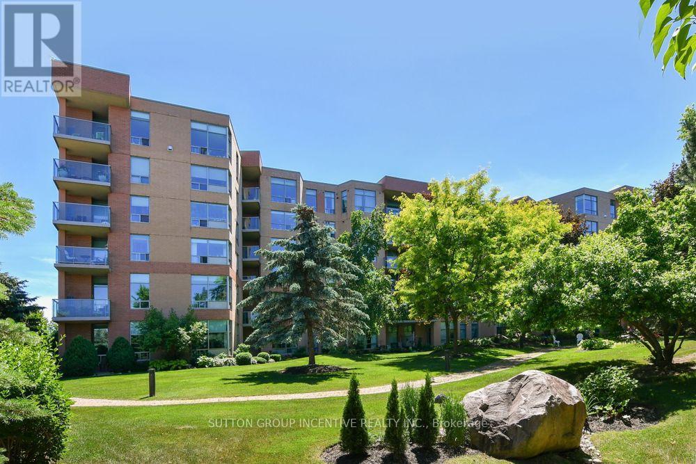 Apartment at 502 - 4 BRIAR HILL HEIGHTS, New Tecumseth