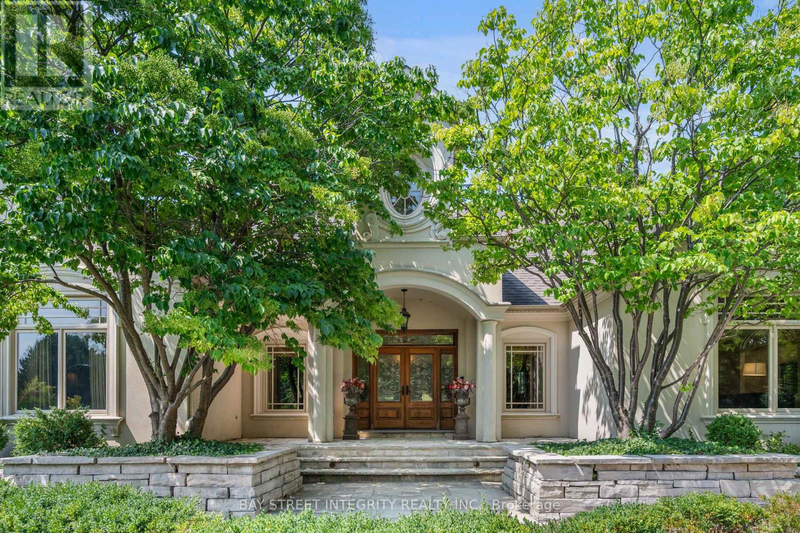 Detached at 12 ALM COURT, Aurora (Aurora Estates)