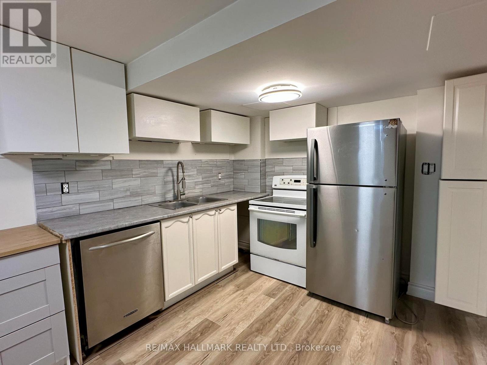 Semi-Detached/Link at BSMT - 83 RED RIVER CRESCENT, Newmarket (Woodland Hill)