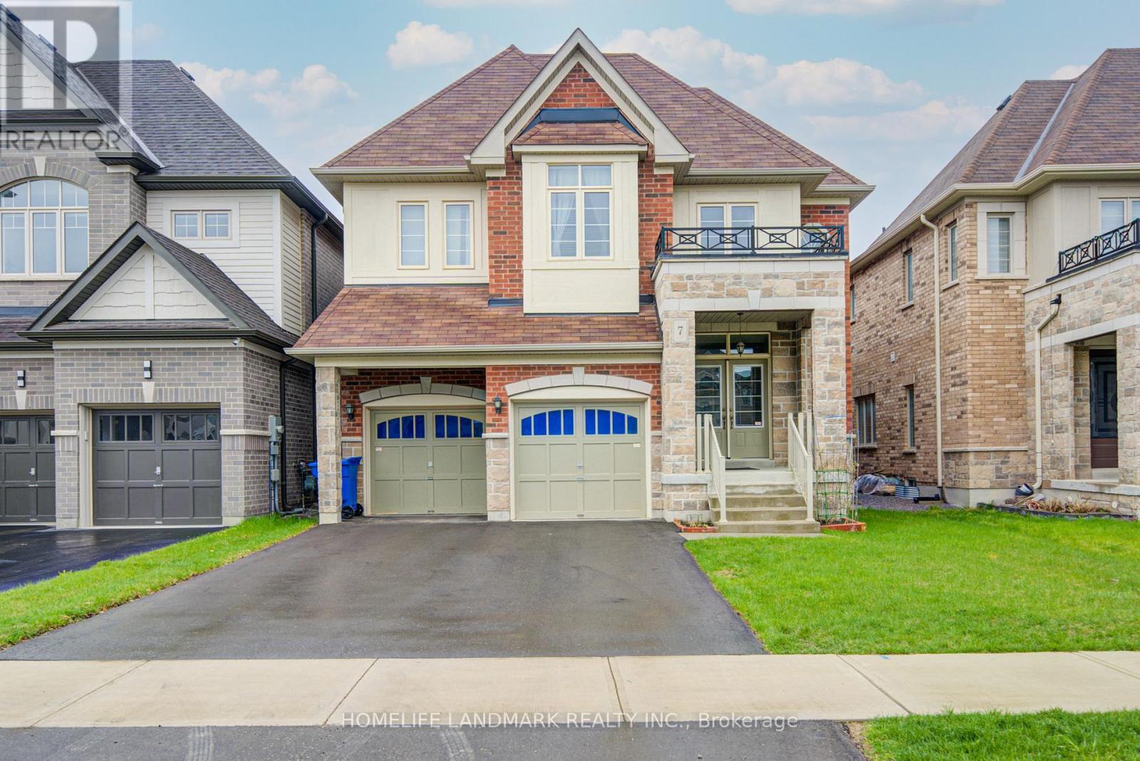 Detached at 7 KENNETH ROSS BEND, East Gwillimbury (Sharon)