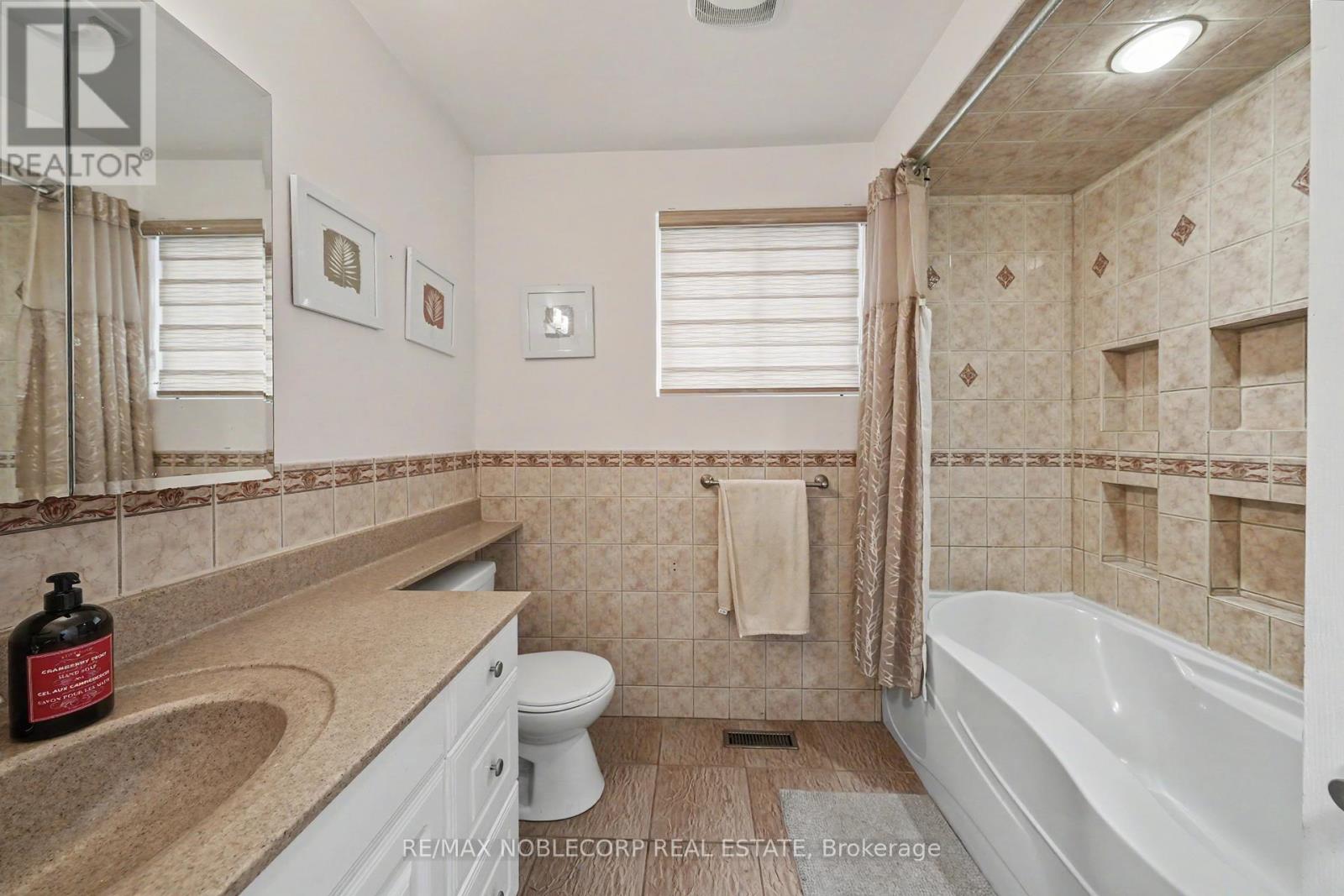 Detached at 24 MAPLE AVENUE W, New Tecumseth