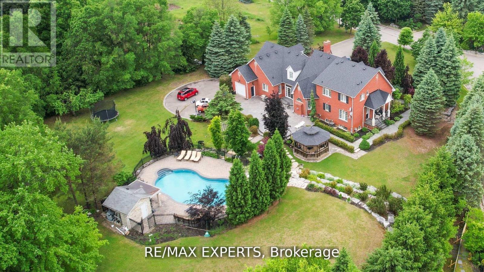 Detached at 27 THERESA CIRCLE, Vaughan (Kleinburg)