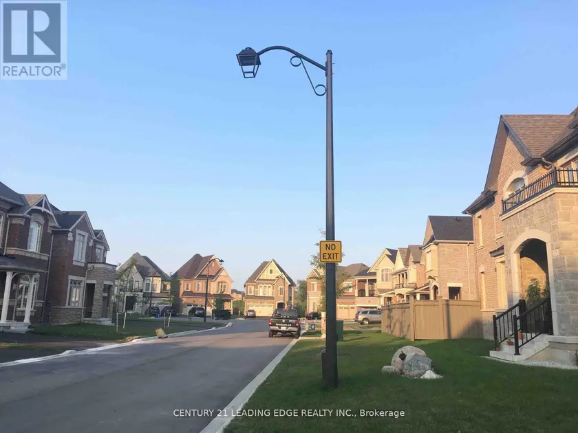 Detached at (1 BDRM UPPER LEVEL) - 23 BOLAND COURT, Aurora