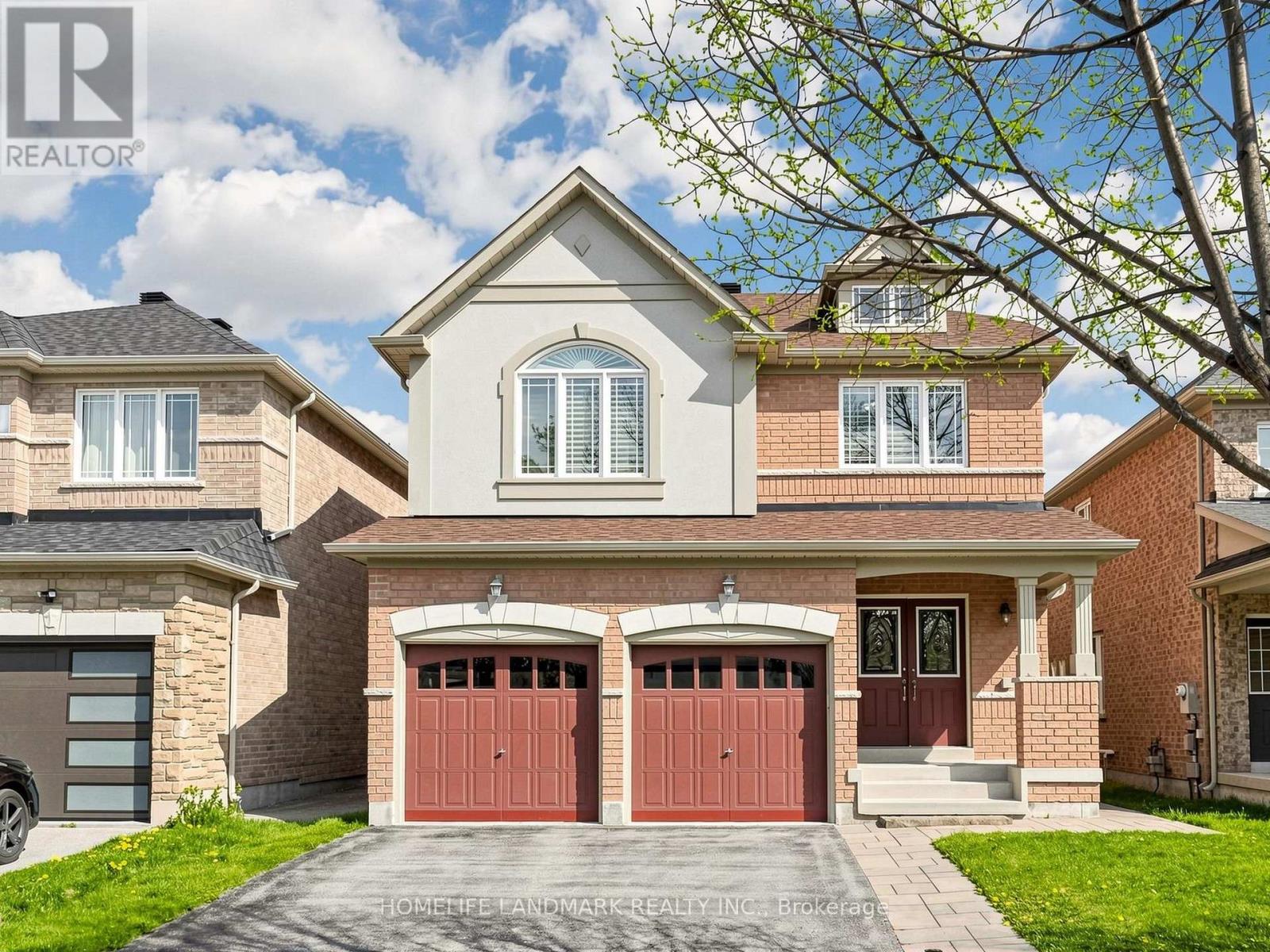 Detached at 84 LEWIS HONEY DRIVE, Aurora